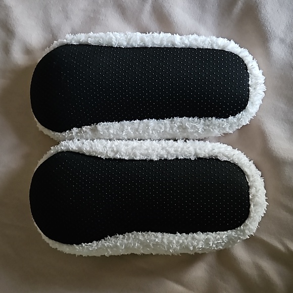 NEW World's Softest Women's Cozy Slippers Womens Medium Cream Non-Slip Soft - Picture 4 of 8